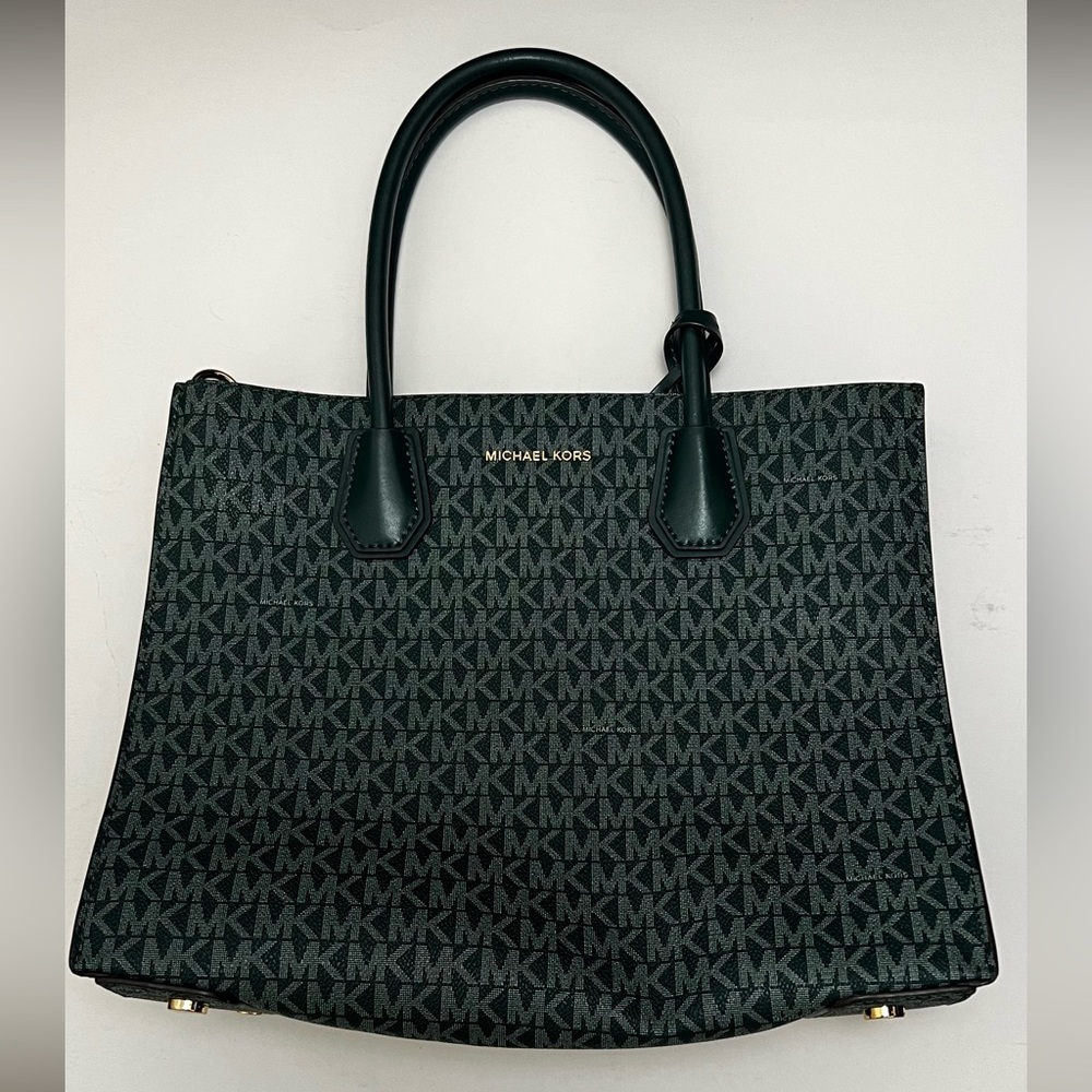 Michael Kors Mercer Accordion
